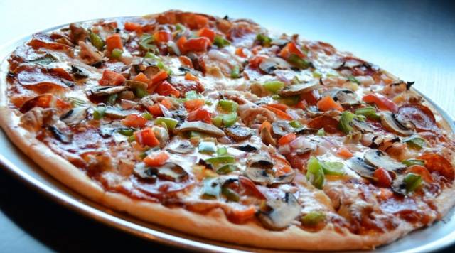 Sal Vitales Italian Restaurant and Pizzeria | meal takeaway | 1010 Park Ave, Muscatine, IA 52761, USA | 5632648259 OR +1 563-264-8259