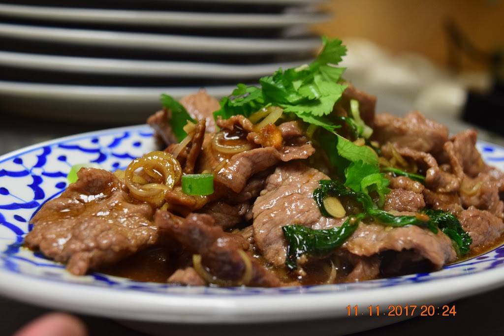 Thai Lanna Cuisine | restaurant | 2401 Bank St, Ottawa, ON K1V 8R9, Canada | 6132499524 OR +1 613-249-9524