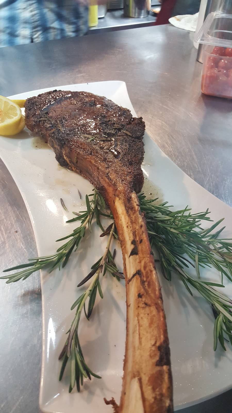 Galazio Restaurant & Bar | restaurant | 6223 Crain Hwy, La Plata, MD 20646, USA | 3013929500 OR +1 301-392-9500