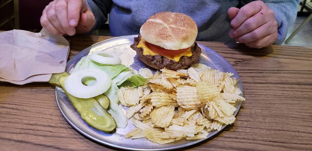 Veterans Pub & Pizza | restaurant | 2525 NE Adams St, Peoria, IL 61603, USA | 3097133029 OR +1 309-713-3029