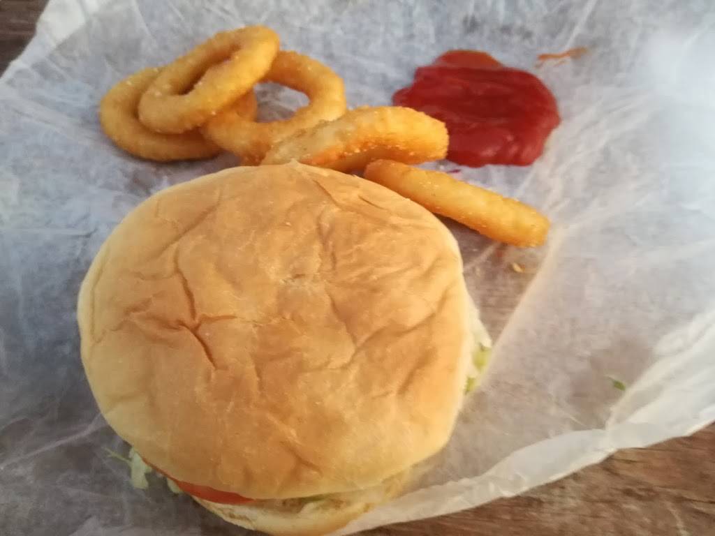 Chow Wagon | restaurant | 241 W Main St, Henderson, TN 38340, USA | 7319897569 OR +1 731-989-7569