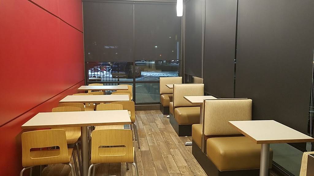 Wendys | restaurant | 409 N 13th St, Decatur, IN 46733, USA | 2607243335 OR +1 260-724-3335