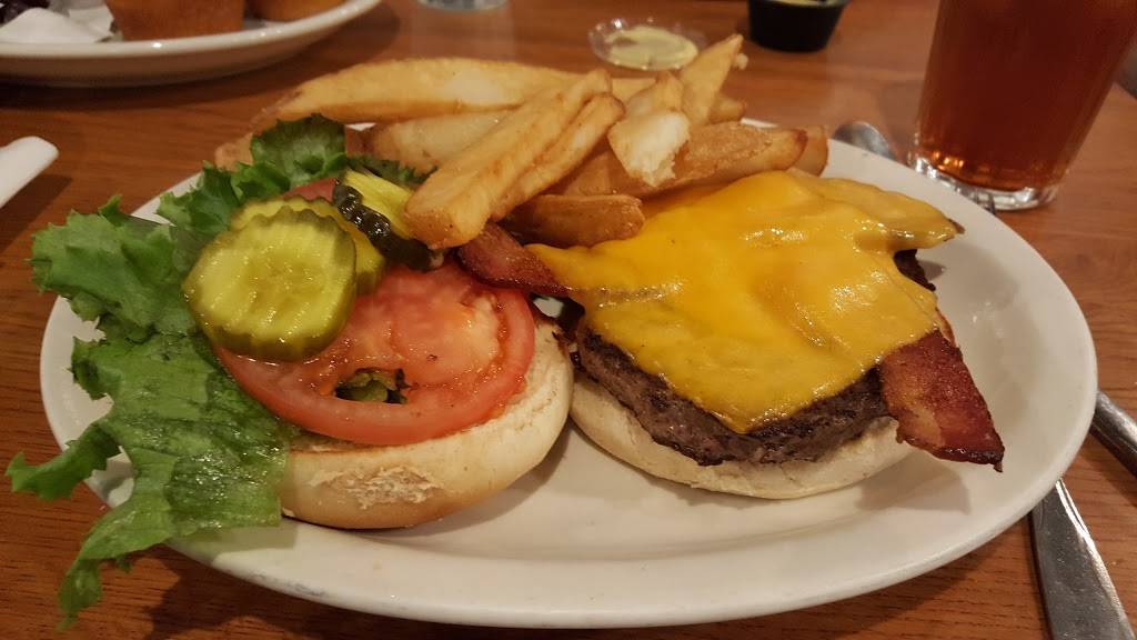 Cracker Barrel Old Country Store | restaurant | 757 Lynnhaven Pkwy, Virginia Beach, VA 23452, USA | 7573401928 OR +1 757-340-1928