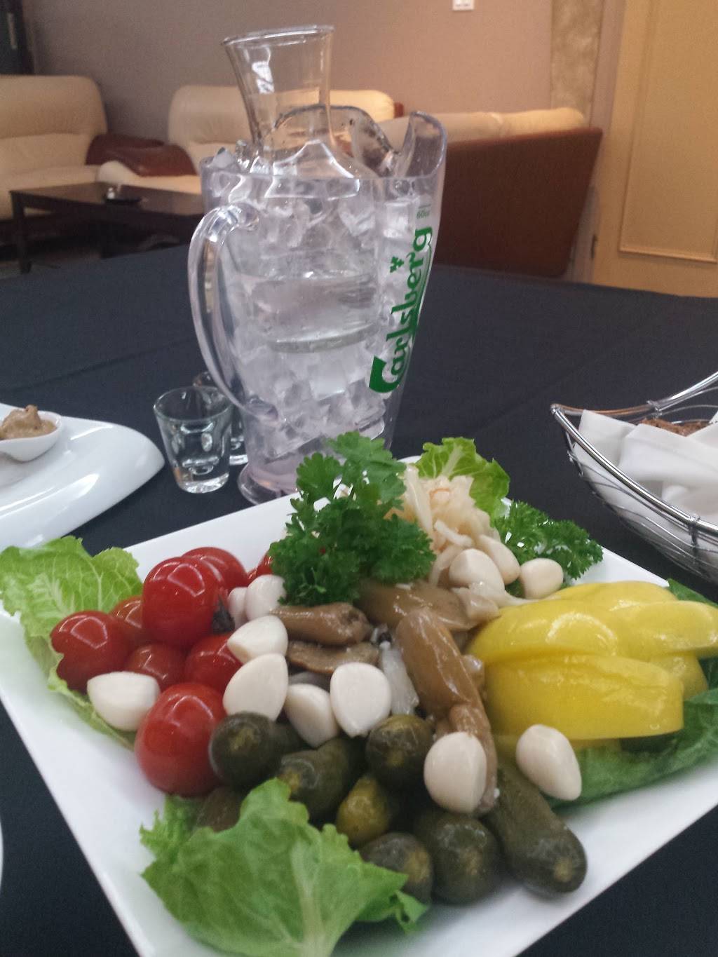 Red Square Restaurant & Banquet Hall | restaurant | 1027 Finch Ave W, North York, ON M3J 2C7, Canada | 4167399797 OR +1 416-739-9797