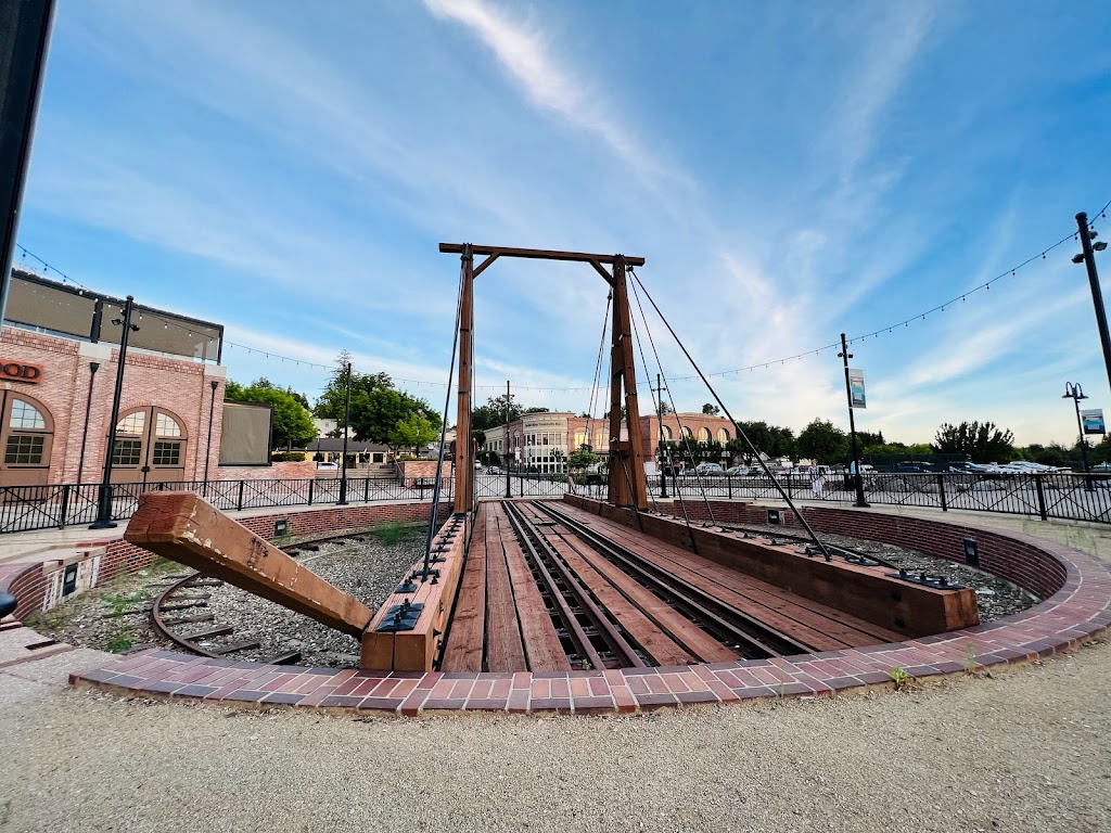 Folsom Historic District | restaurant | 915 Sutter St #110, Folsom, CA 95630, USA | 9169857452 OR +1 916-985-7452