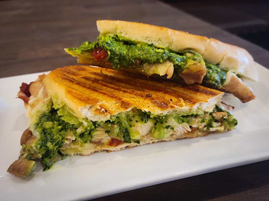 On The Waterfront Restaurant | restaurant | 60 3rd St, Lakeport, CA 95453, USA | 7072568000 OR +1 707-256-8000