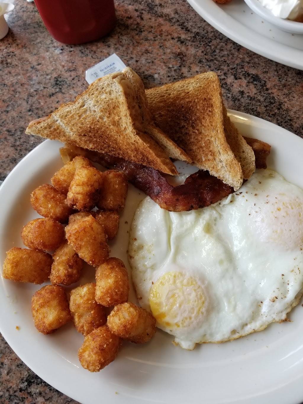 Twig And Leaf | restaurant | 2122 Bardstown Rd, Louisville, KY 40205, USA | 5024518944 OR +1 502-451-8944