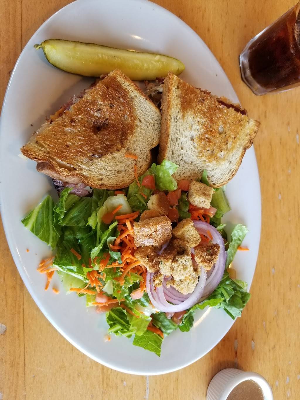 Rivers Edge Cafe | cafe | 8740 La Riviera Dr, Sacramento, CA 95826, USA | 9163622221 OR +1 916-362-2221