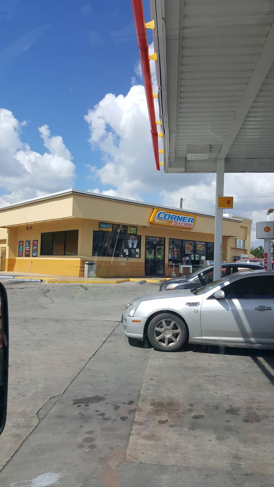 Corner Store | meal takeaway | 1203 Roosevelt Ave, San Antonio, TX 78210, USA | 2105337335 OR +1 210-533-7335