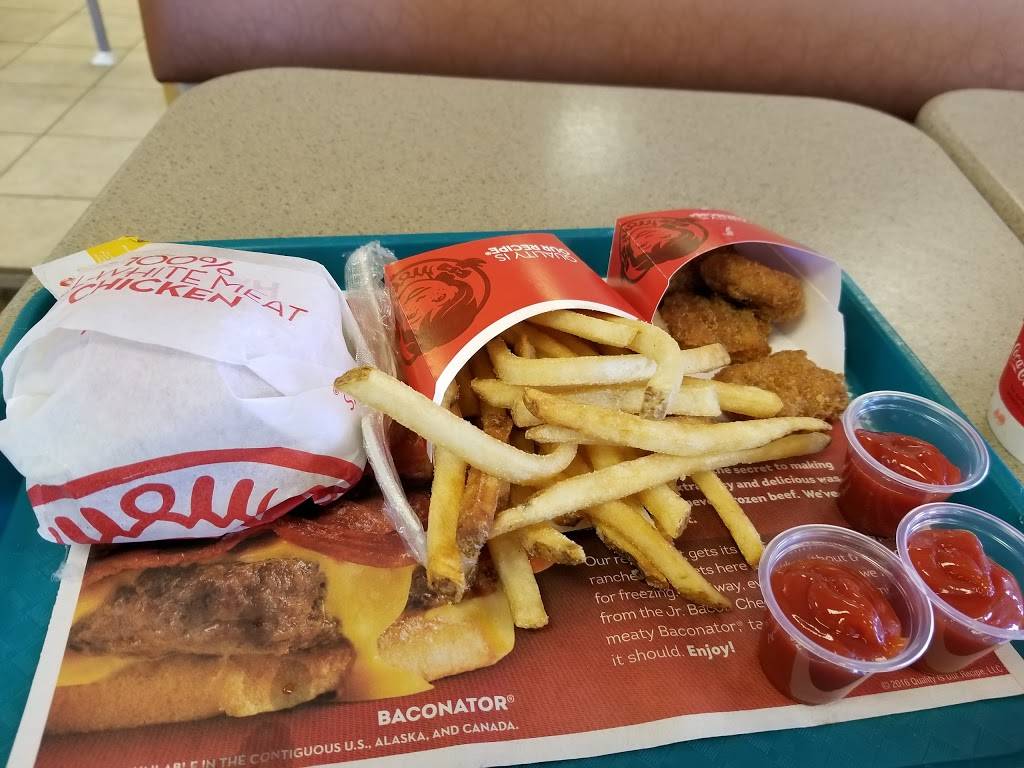 Wendys | restaurant | 2207 W 12th St, Erie, PA 16505, USA | 8144544441 OR +1 814-454-4441