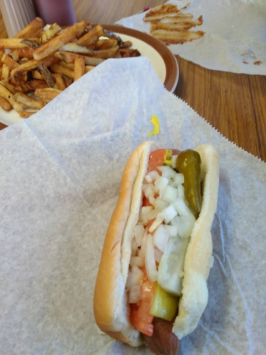 Petes Famous Hot Dogs | restaurant | 44W361 IL-64, Maple Park, IL 60151, USA | 6303655650 OR +1 630-365-5650