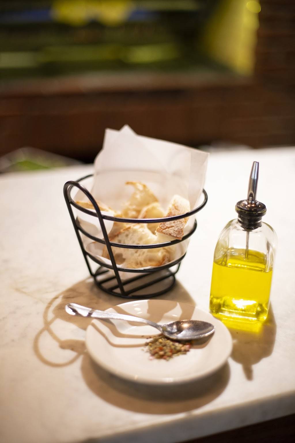 Vincents Restaurant | restaurant | 2701 W Dallas St, Houston, TX 77019, USA | 7135284313 OR +1 713-528-4313