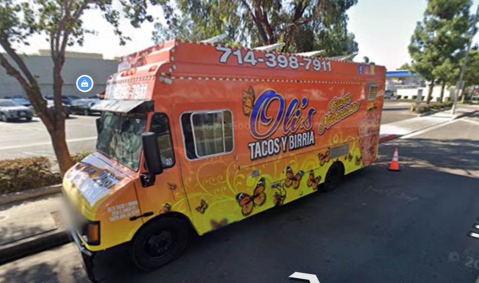 Olis Taco Y Birria Food Truck | restaurant | 1241 W Alton Ave, Santa Ana, CA 92707, USA | 7143987911 OR +1 714-398-7911