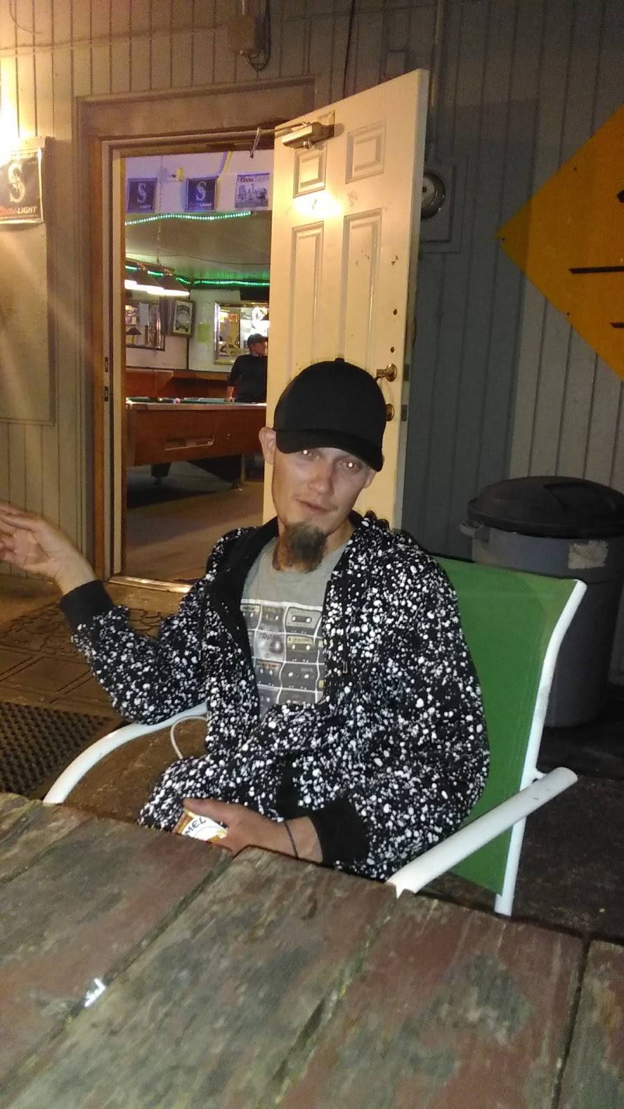 Krosswalk Pub | restaurant | 322 N Olympic Ave, Arlington, WA 98223, USA | 3604037333 OR +1 360-403-7333