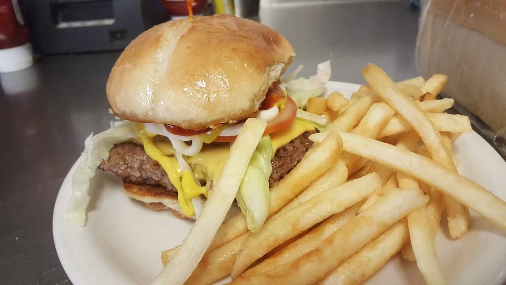 Papios Food & Spirits | restaurant | 2280 S Reese Rd, Reese, MI 48757, USA | 9898688669 OR +1 989-868-8669