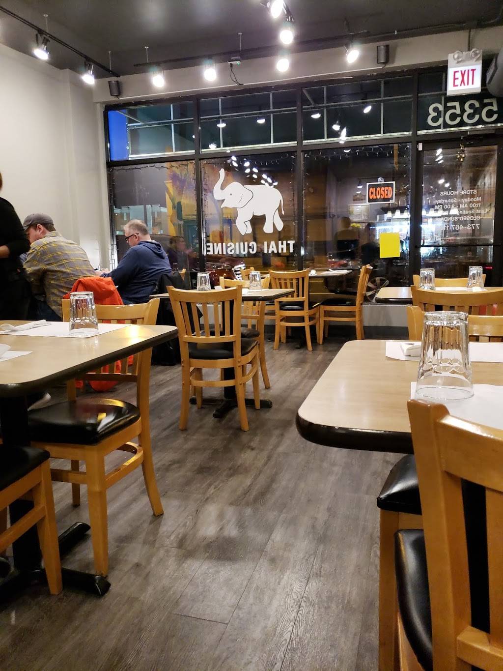The Elephant Thai Cuisine | restaurant | 5353 W Devon Ave, Chicago, IL 60646, USA | 7734671168 OR +1 773-467-1168