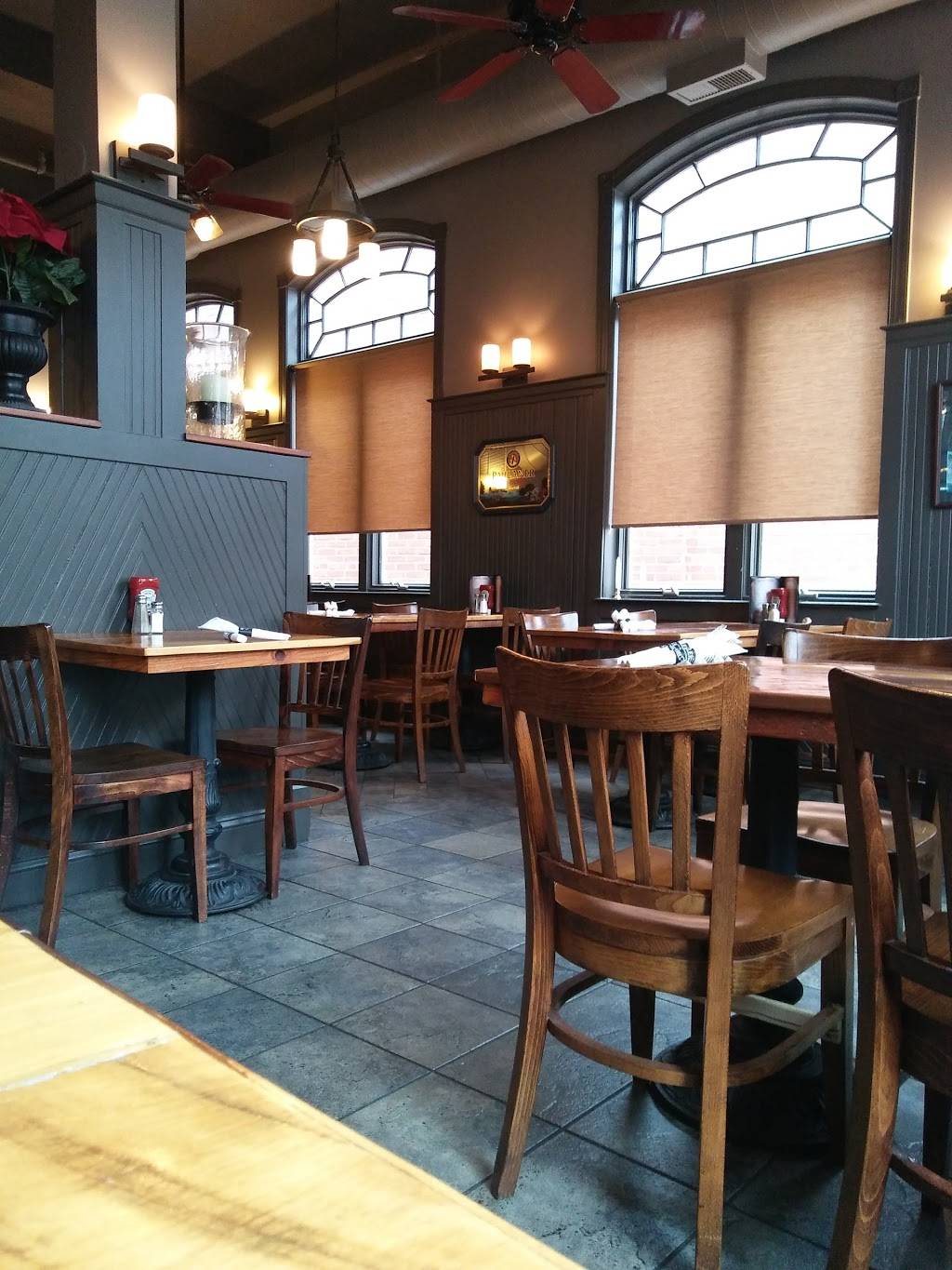 Greene Growlers | restaurant | 227 E Diamond Ave, Gaithersburg, MD 20877, USA | 2402616196 OR +1 240-261-6196