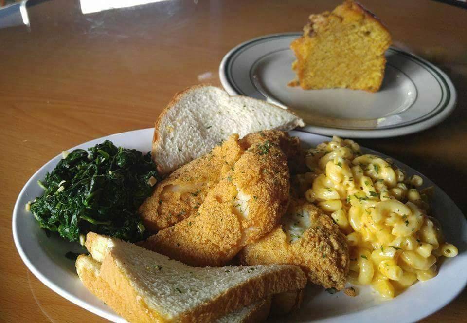 Blue Breeze Grill | restaurant | 16826 Lakeshore Blvd, Cleveland, OH 44110, USA | 2164651240 OR +1 216-465-1240