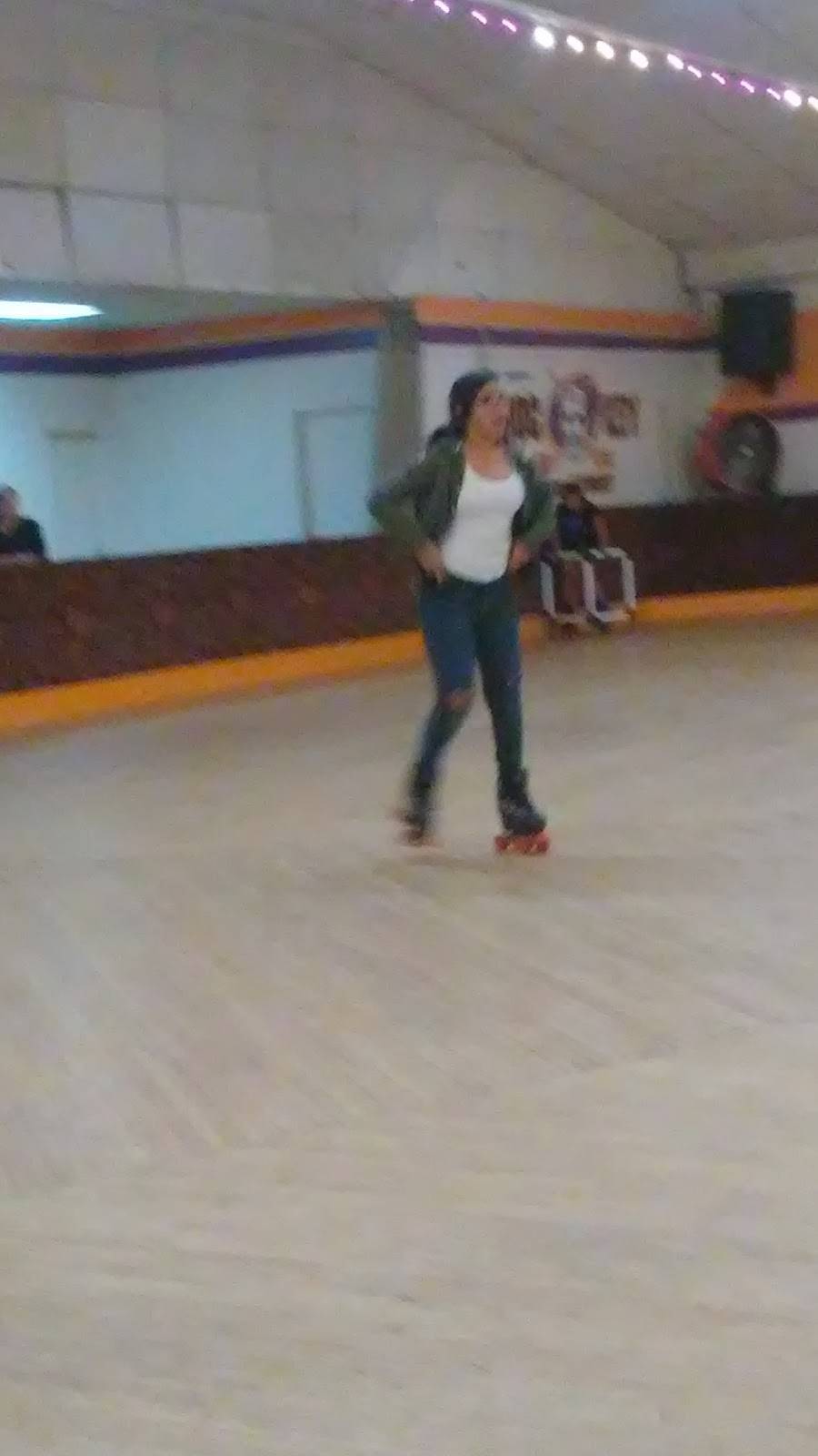 Rollerama | meal takeaway | 1004 34th St, Bakersfield, CA 93301, USA | 6613277589 OR +1 661-327-7589