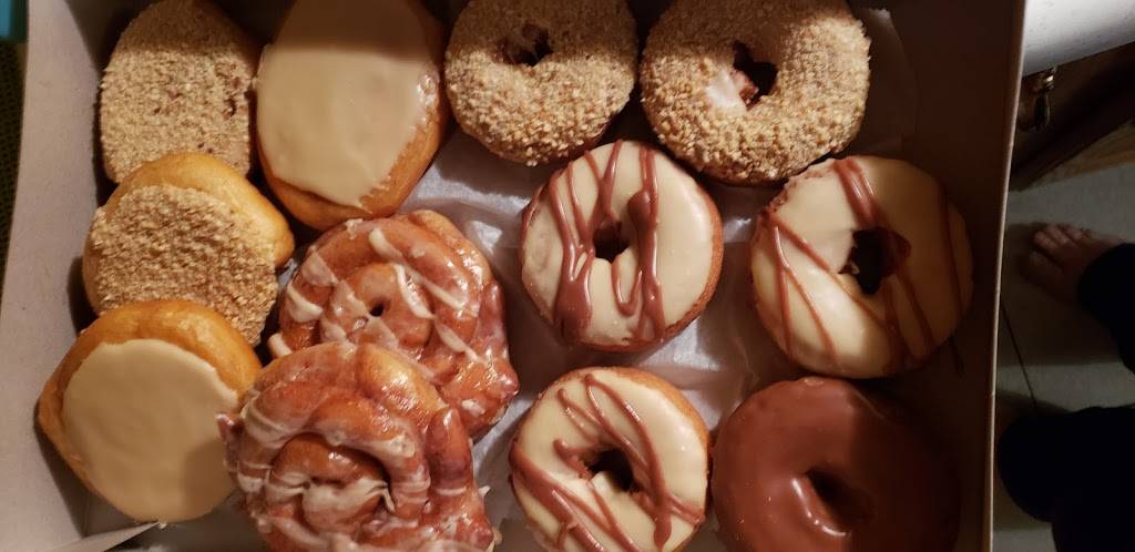 Tastys Donuts | restaurant | 441 W North St, Kendallville, IN 46755, USA | 2603491928 OR +1 260-349-1928