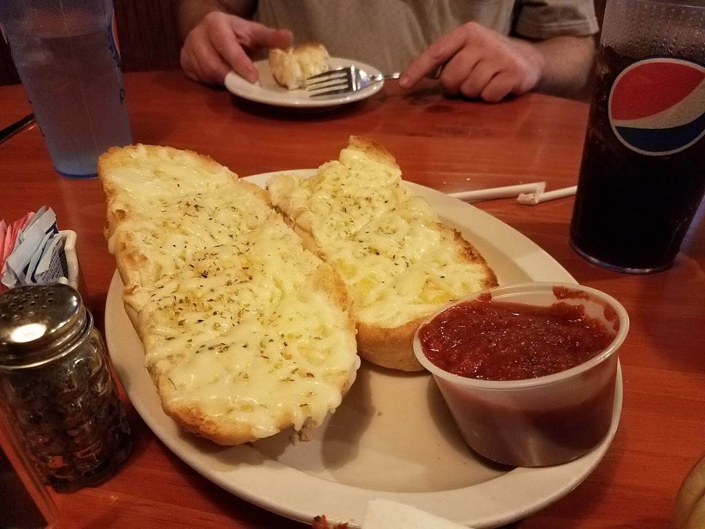 Pirates Cove | restaurant | 108 Mt Vernon Ave, Mt Vernon, OH 43050, USA | 7403935000 OR +1 740-393-5000