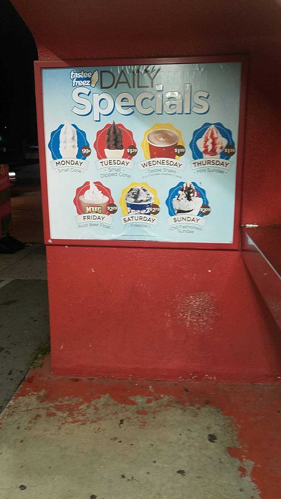 Wienerschnitzel | restaurant | 4714 W Slauson Ave, Los Angeles, CA 90056, USA | 3232912888 OR +1 323-291-2888