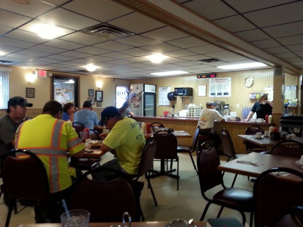 Three Star Family Restaurant | restaurant | 10770 Main St, North Collins, NY 14111, USA | 7163373872 OR +1 716-337-3872