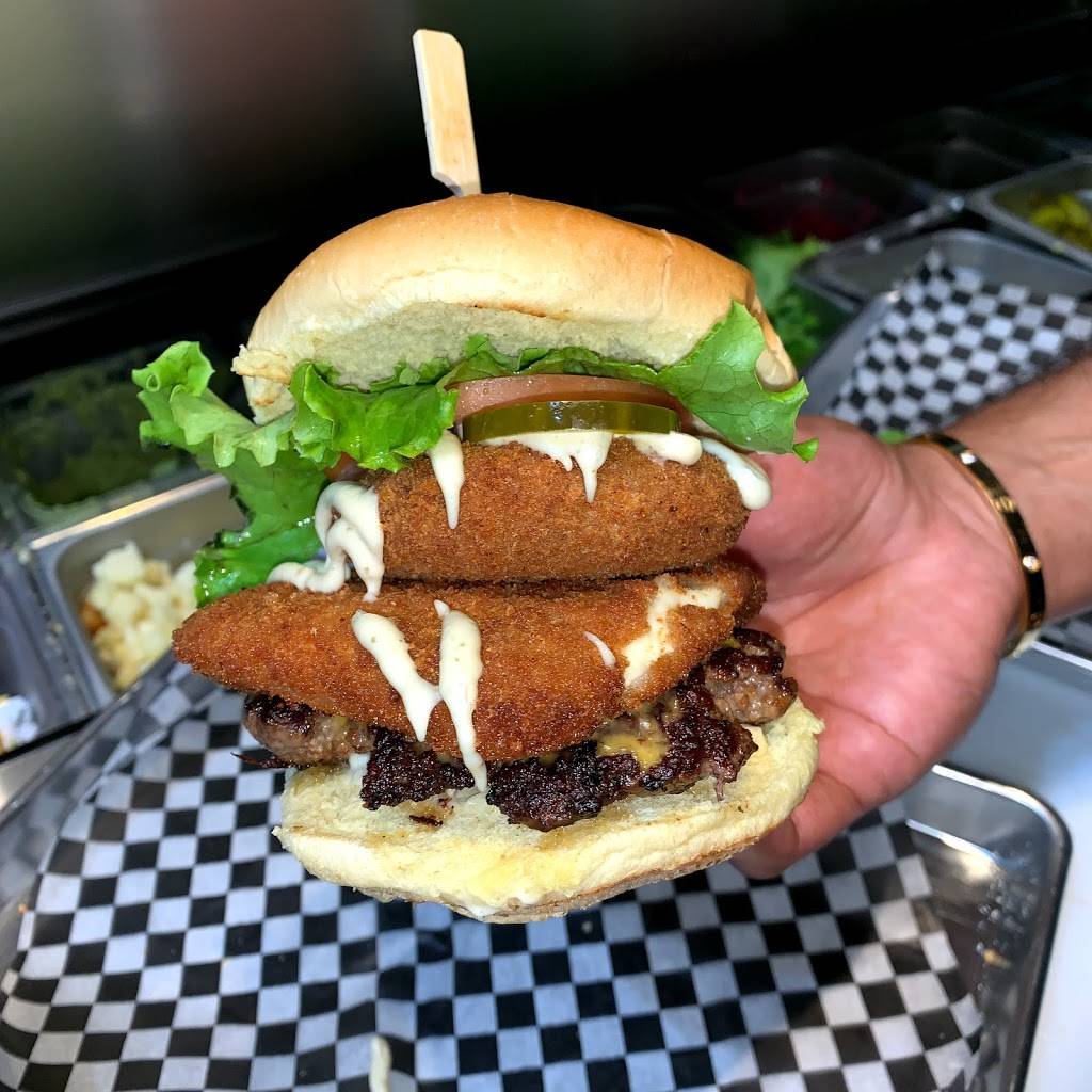 Top Gun Burger | restaurant | 16 Vogell Rd Unit 3, Richmond Hill, ON L4B 3K4, Canada | 9052377777 OR +1 905-237-7777