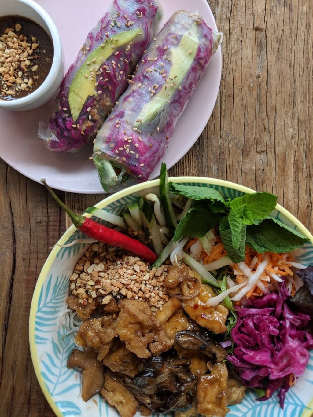 Le Petit Sao PSC (Pointe-Saint-Charles) | restaurant | 1870 Rue Centre, Montréal, QC H3K 1H7, Canada | 5145430988 OR +1 514-543-0988