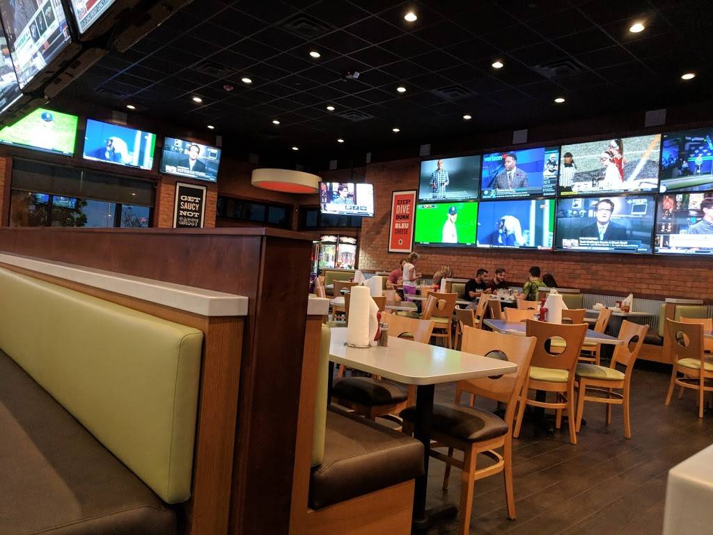 Buffalo Wings & Rings | restaurant | 11751 S Cleveland Ave, Fort Myers, FL 33907, USA | 2392043100 OR +1 239-204-3100