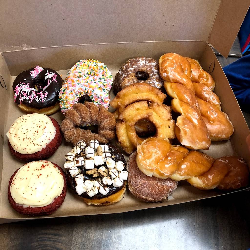 The Donuttery | cafe | 17420 Beach Blvd, Huntington Beach, CA 92647, USA | 7148477000 OR +1 714-847-7000