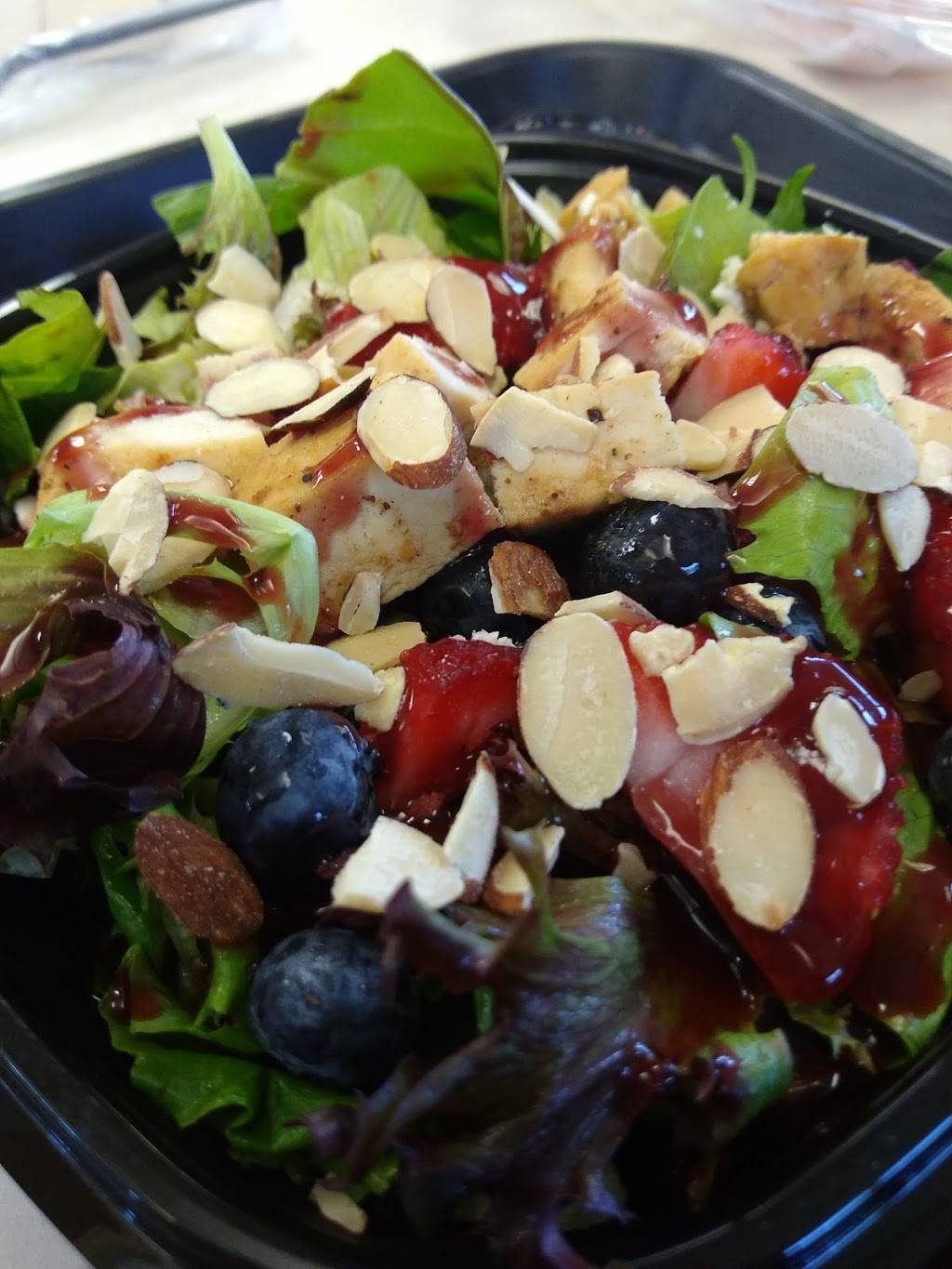 Wendys | restaurant | 8215 Market St, Wilmington, NC 28411, USA | 9106869954 OR +1 910-686-9954