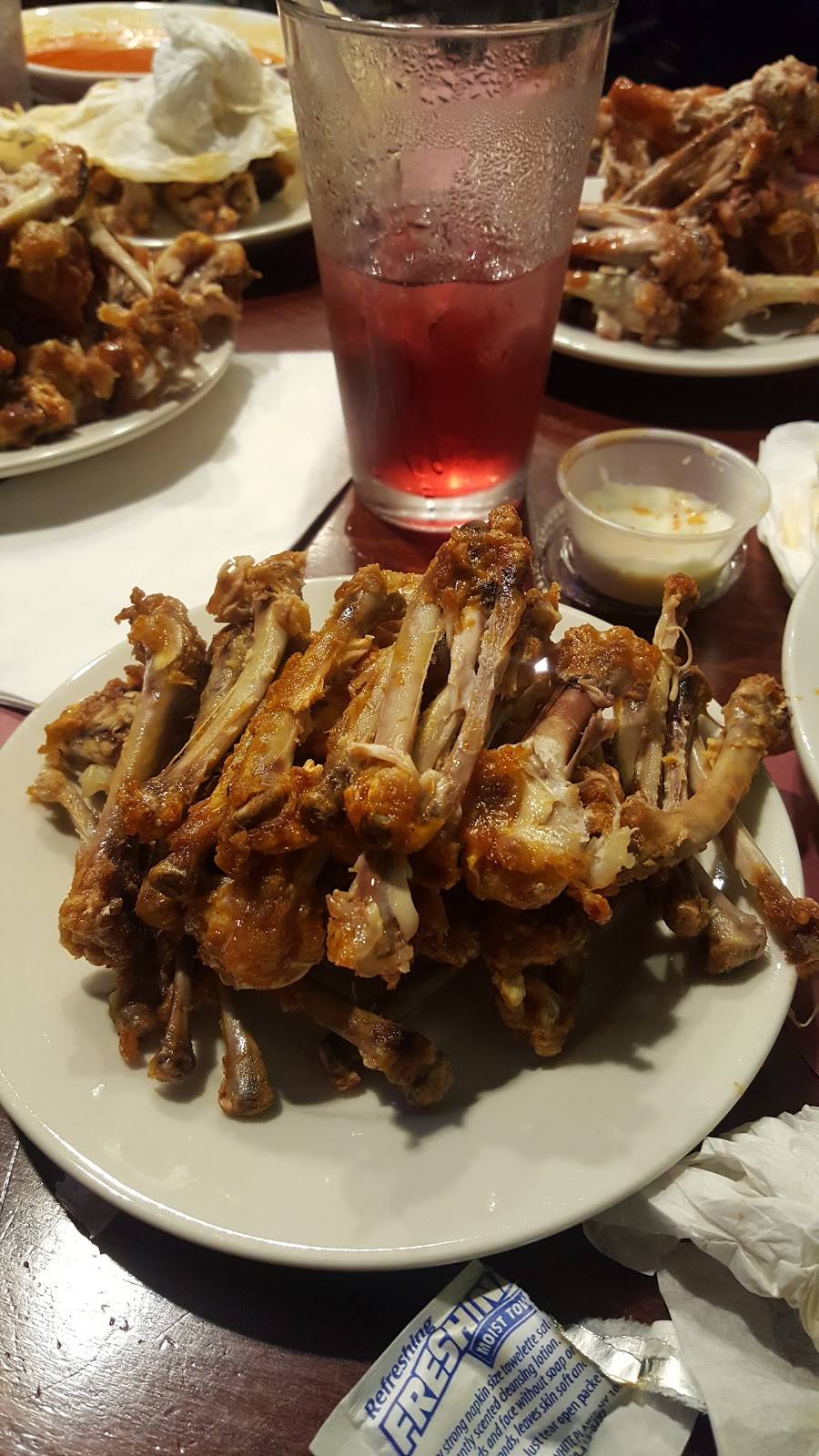 PJ Bradys Bar & Restaurant | restaurant | 3201 Philip Ave, Bronx, NY 10465, USA | 7189313250 OR +1 718-931-3250