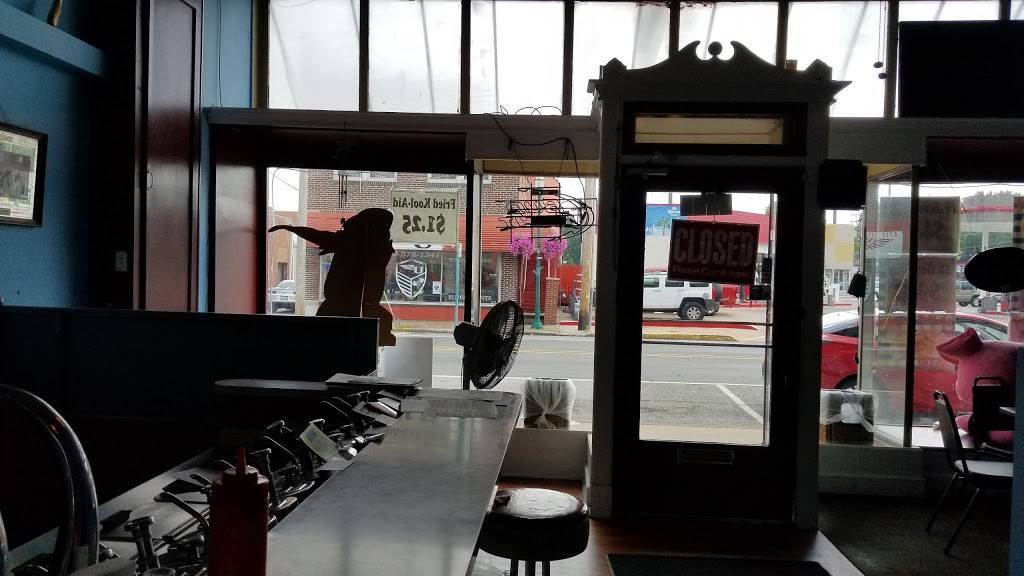 Lovetts Soul Food | restaurant | 2512 College Ave, Alton, IL 62002, USA | 6184338833 OR +1 618-433-8833