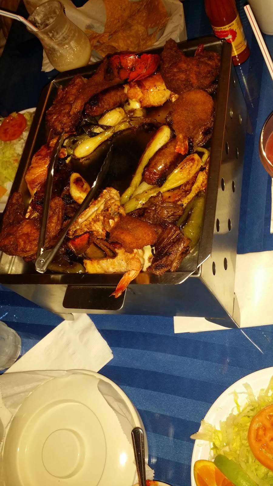 Vina Del Mar | restaurant | 5900 W 63rd St, Chicago, IL 60638, USA | 7732848989 OR +1 773-284-8989