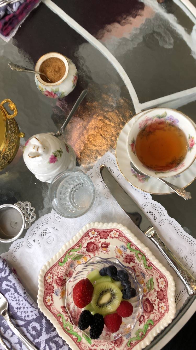 La Petite Abeilles Teahouse | restaurant | 2425 Barnard St, Savannah, GA 31401, USA | 9129214509 OR +1 912-921-4509