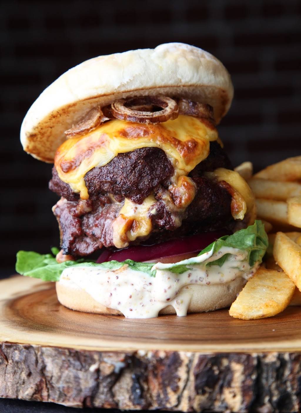 The 77 GRill & LOUNGE | restaurant | 152 N Hockett St, Porterville, CA 93257, USA | 5592028471 OR +1 559-202-8471