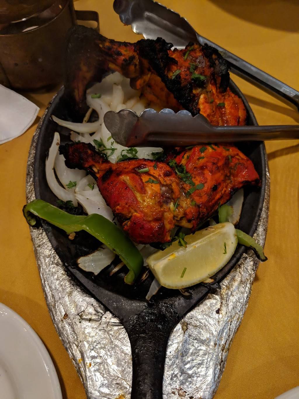 Agra Tandoori Indian Restaurant | restaurant | 19560 Ventura Blvd, Tarzana, CA 91356, USA | 8183422290 OR +1 818-342-2290