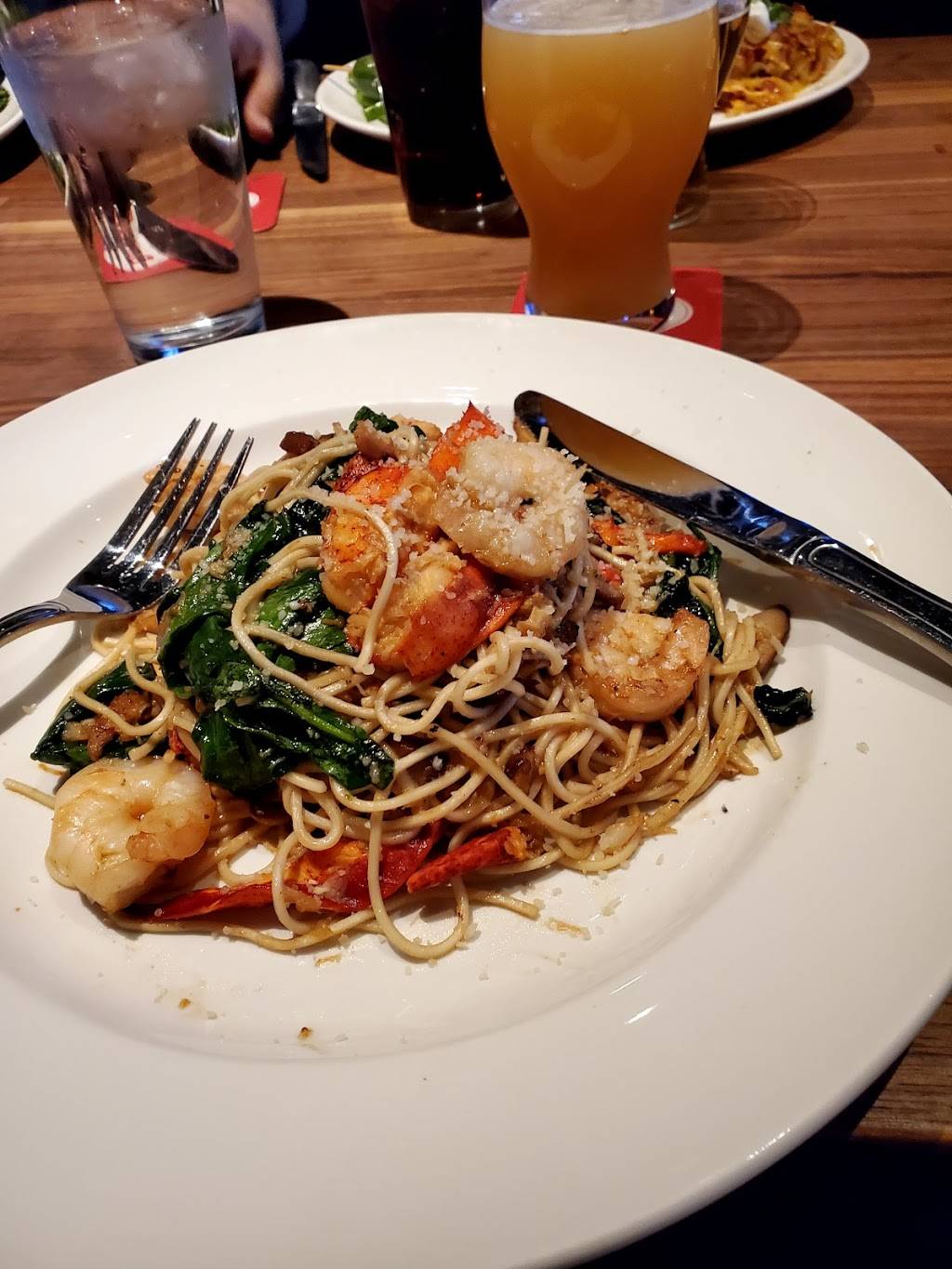 Yard House | restaurant | 108 Middlesex Turnpike, Burlington, MA 01803, USA | 7812293911 OR +1 781-229-3911