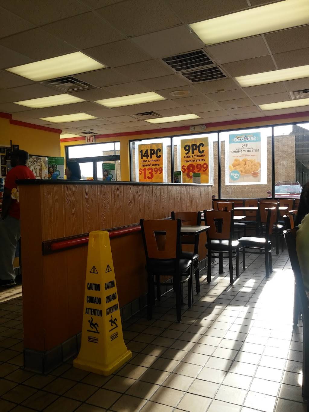 Churchs Chicken | restaurant | 2520 W Walnut St, Garland, TX 75042, USA | 9722727930 OR +1 972-272-7930