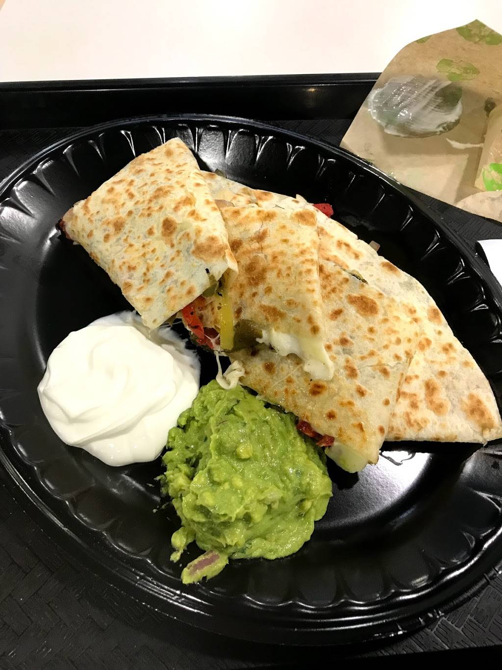 Baja Fresh | restaurant | 6922 Hollywood Blvd Ste 106, Los Angeles, CA 90028, USA | 3234674620 OR +1 323-467-4620