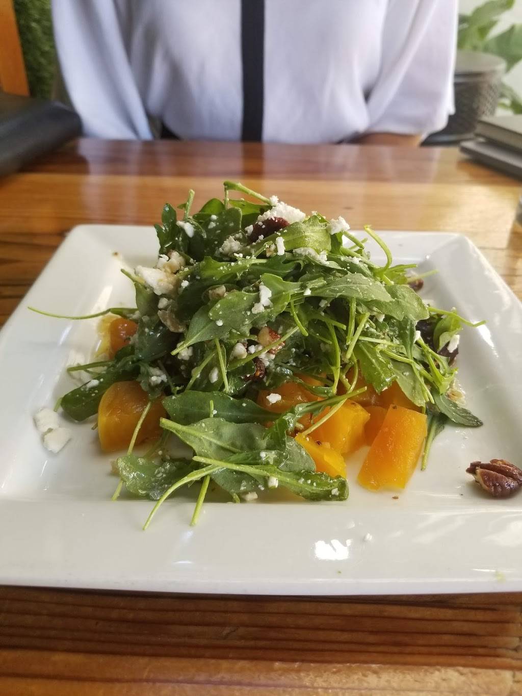 Maximiliano | restaurant | 5930 York Blvd, Los Angeles, CA 90042, USA | 3237396125 OR +1 323-739-6125