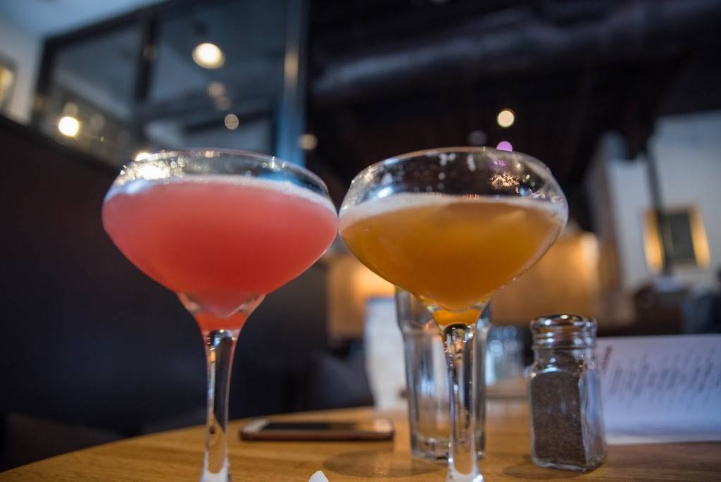 Tip Tap Room | restaurant | 138 Cambridge St, Boston, MA 02114, USA | 8573503344 OR +1 857-350-3344