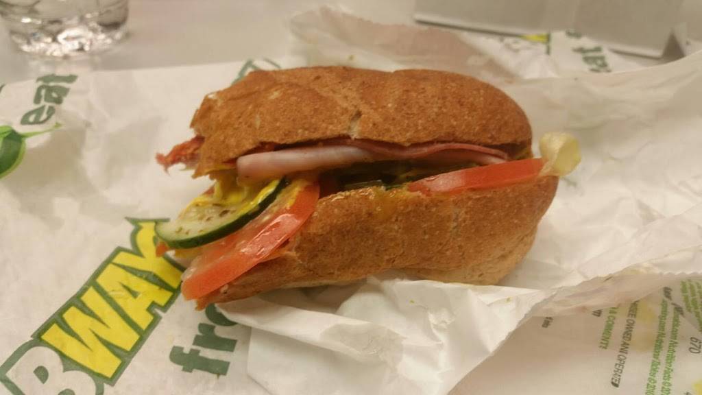 Subway Restaurants | restaurant | 1023 Roselle Rd, Schaumburg, IL 60193, USA | 8479239874 OR +1 847-923-9874
