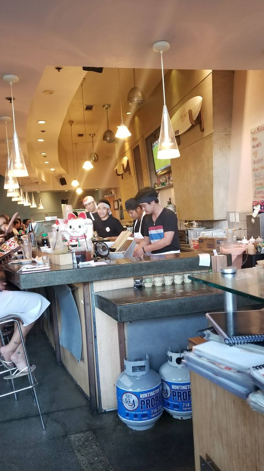 Sushi On Fire | restaurant | 301 Main St #103, Huntington Beach, CA 92648, USA | 7143748885 OR +1 714-374-8885