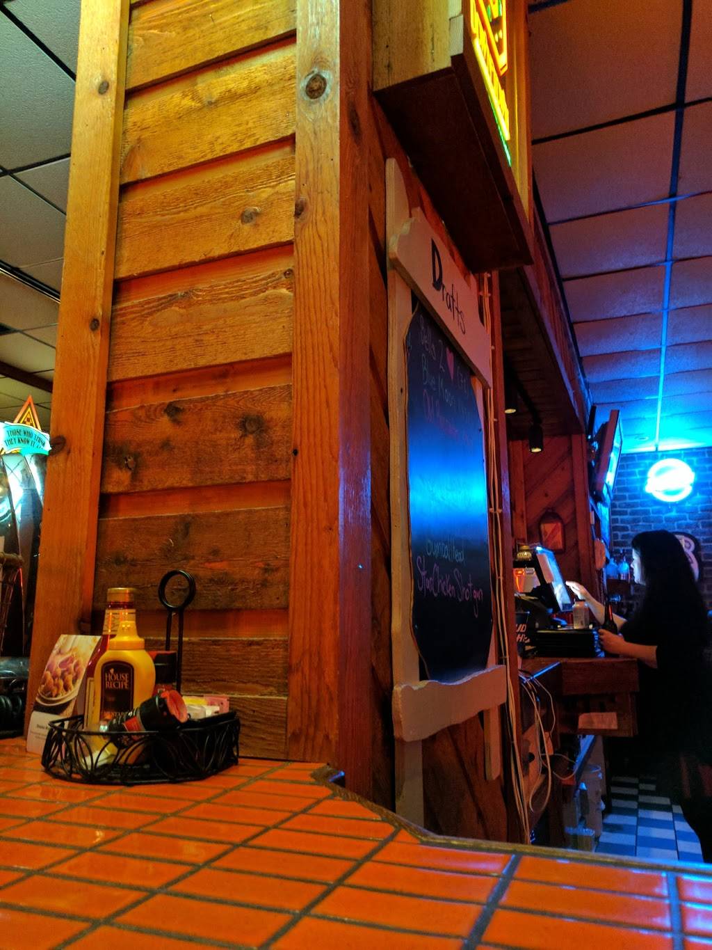 Downtown Eatery & Spirits | restaurant | 205 W Center St, Warsaw, IN 46580, USA | 5742676000 OR +1 574-267-6000