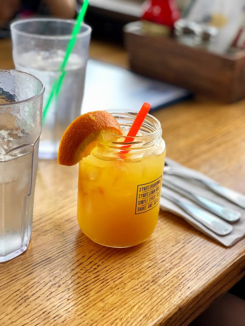 Tugboat Annies | restaurant | 2100 W Bay Dr NW, Olympia, WA 98502, USA | 3609431850 OR +1 360-943-1850