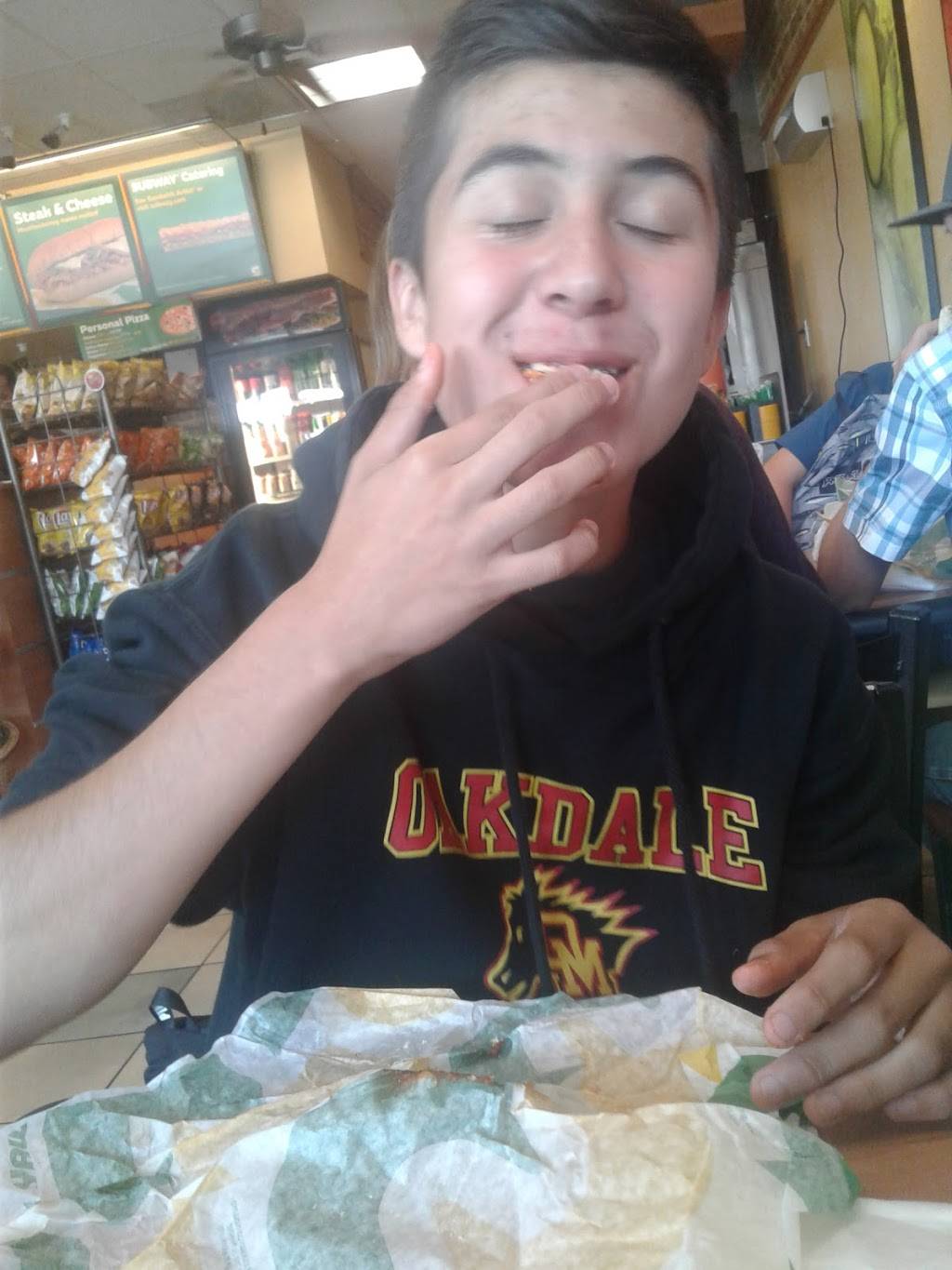 Subway | restaurant | 1080 W F St E, Oakdale, CA 95361, USA | 2098481990 OR +1 209-848-1990