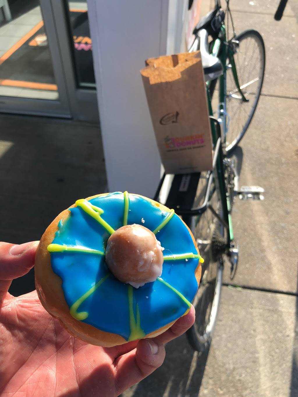 Dunkin | bakery | 7742 Lakeshore Blvd, Mentor, OH 44060, USA | 4402577790 OR +1 440-257-7790