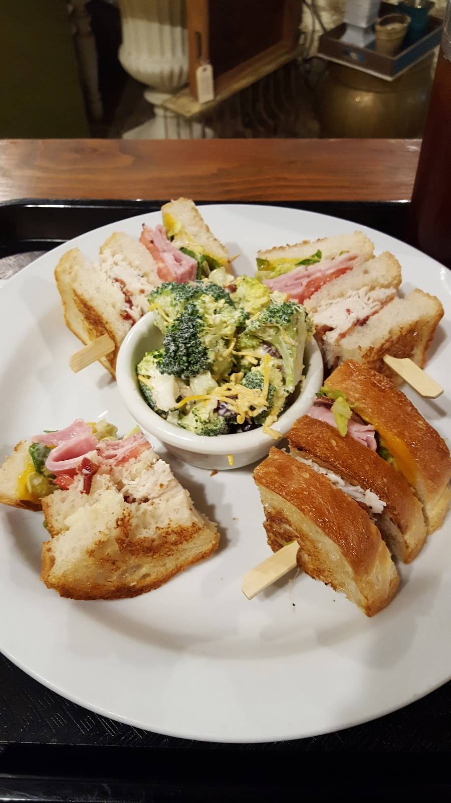 Chef’s Market | restaurant | 900 Conference Dr, Goodlettsville, TN 37072, USA | 6158512433 OR +1 615-851-2433